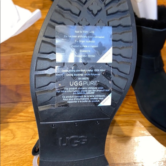New Women’s UGG boots - Picture 3 of 5